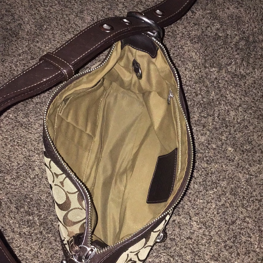 Coach purse - Picture 4 of 6